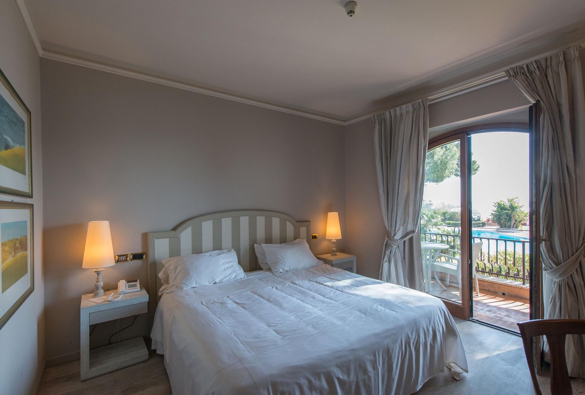 Grand Hotel Baia Verde Cannizzaro Екстер'єр фото