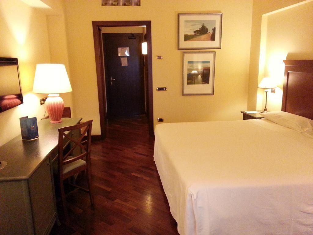 Grand Hotel Baia Verde Cannizzaro Екстер'єр фото