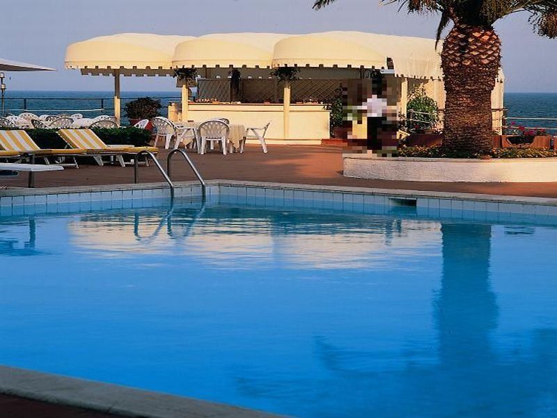 Grand Hotel Baia Verde Cannizzaro Екстер'єр фото